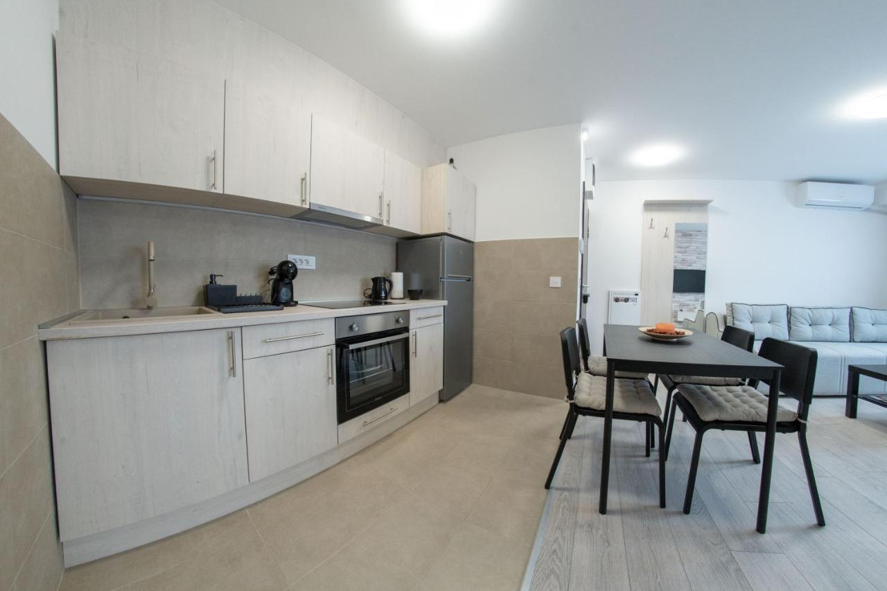 Pegasus Apartments Belgrado Buitenkant foto